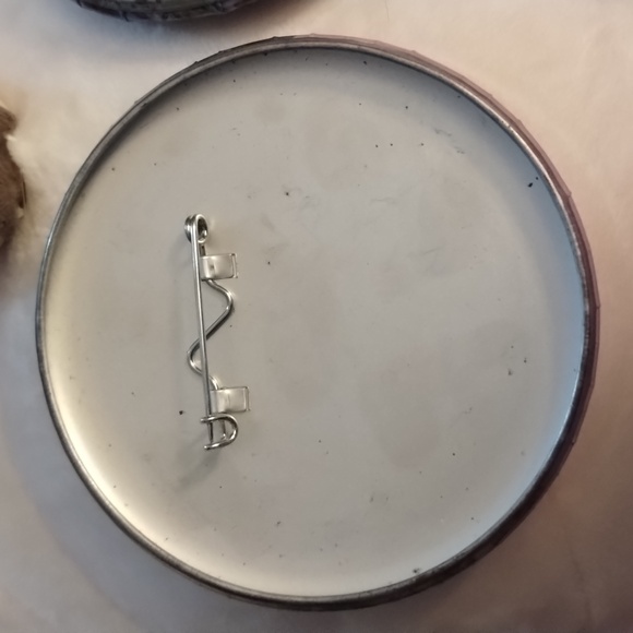 Disney Happily Ever After Pin Set - Picture 2 of 2